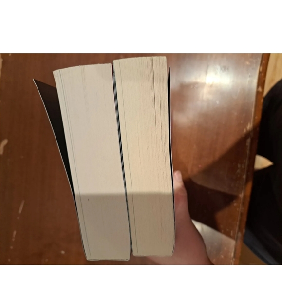 📚 Cinder & Scarlett - Marissa Meyer - Picture 2 of 6